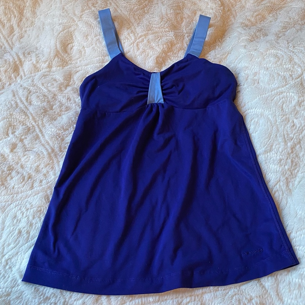 Patagonia Active Wear Tank Top Sz Small Built in Bra workout hiking Athletic